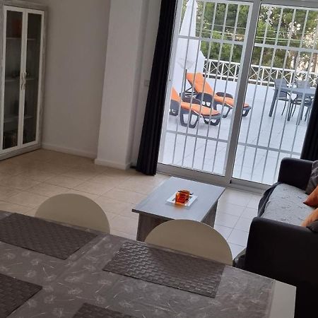 Immaculate And Modern 1 Bedroomed Apartment Денія Екстер'єр фото