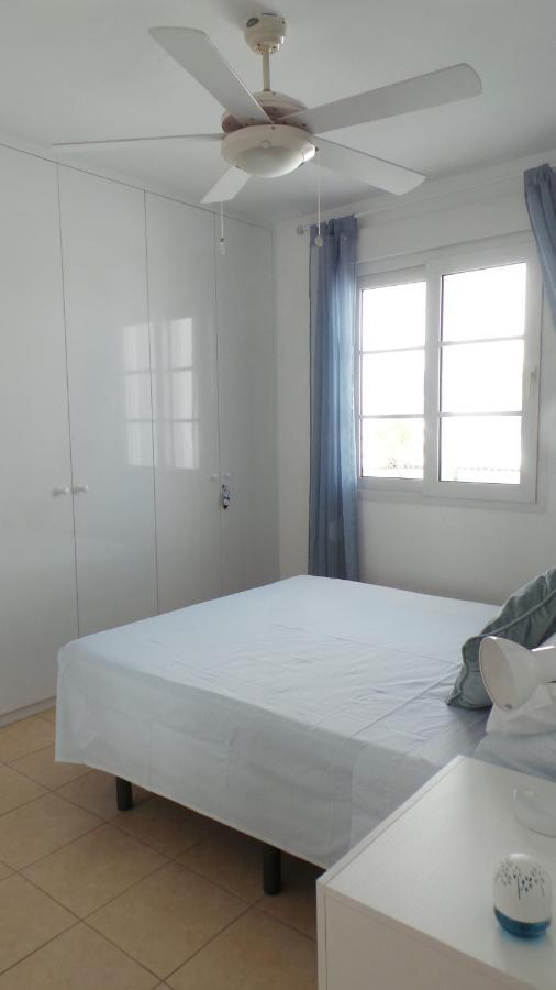 Immaculate And Modern 1 Bedroomed Apartment Денія Екстер'єр фото