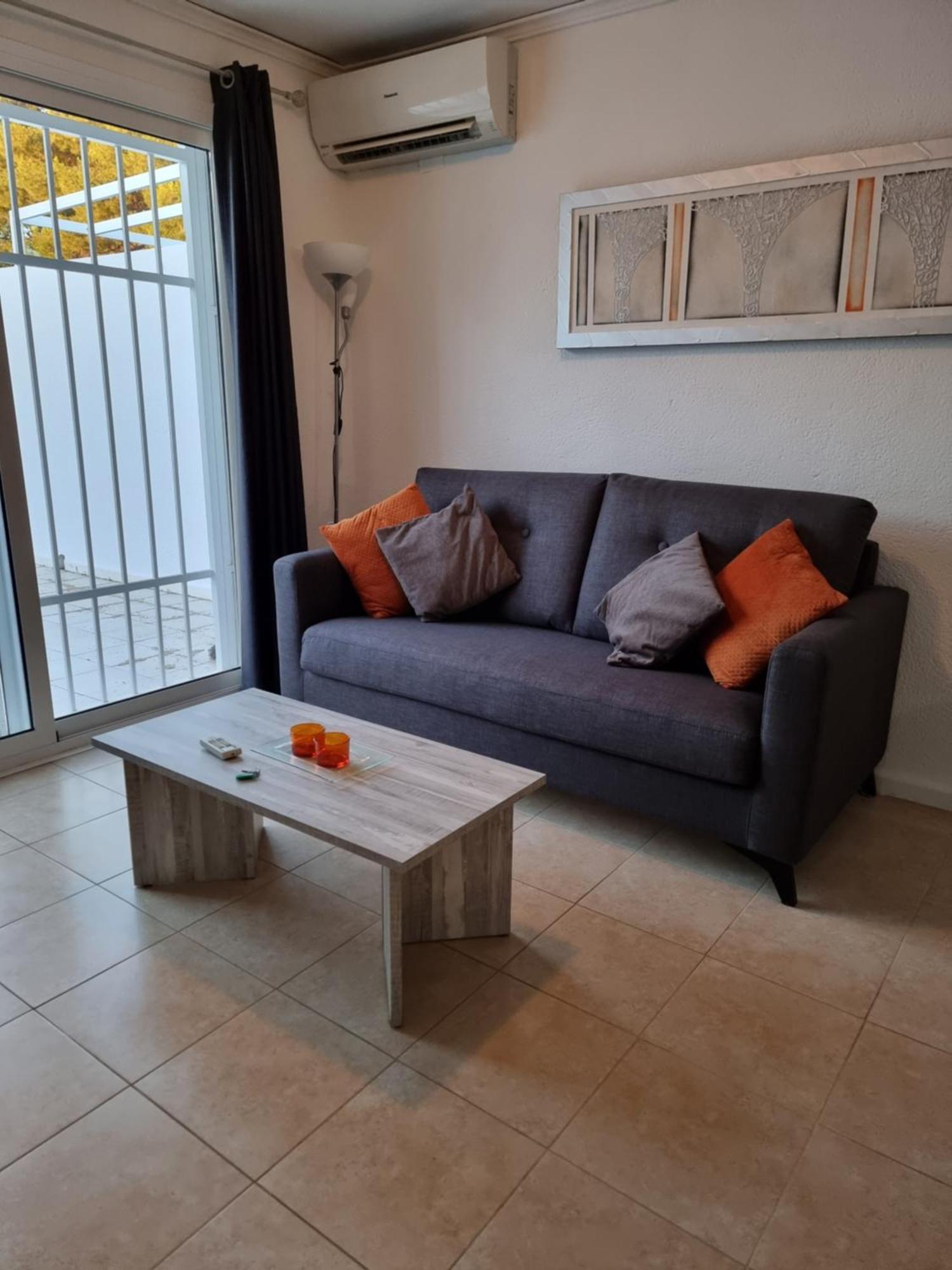 Immaculate And Modern 1 Bedroomed Apartment Денія Екстер'єр фото