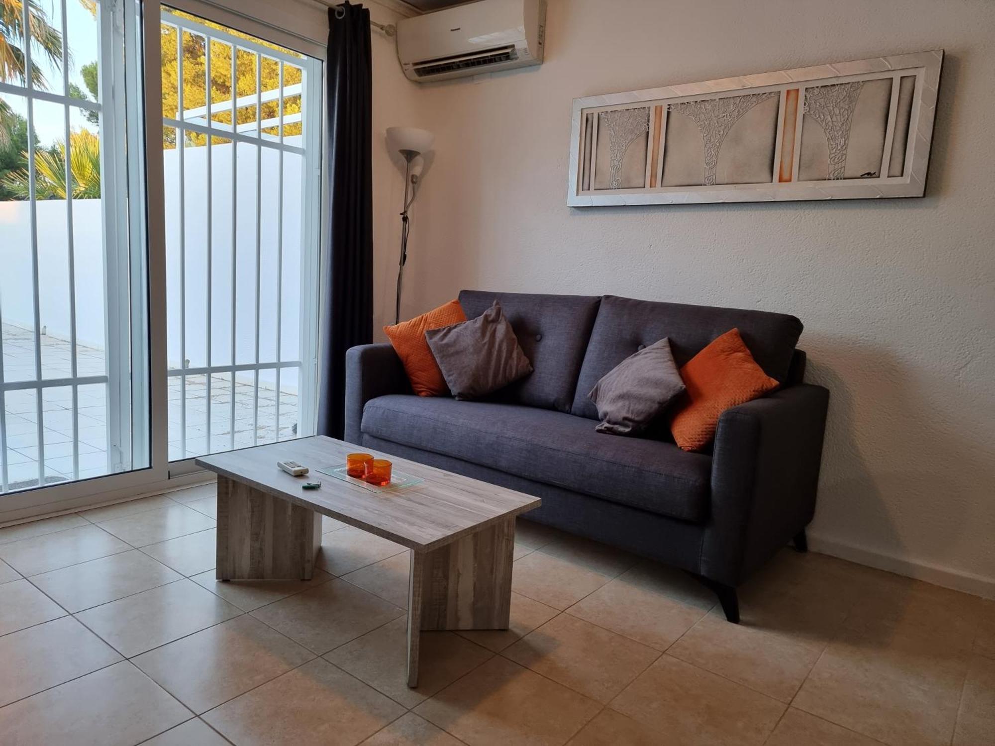 Immaculate And Modern 1 Bedroomed Apartment Денія Екстер'єр фото